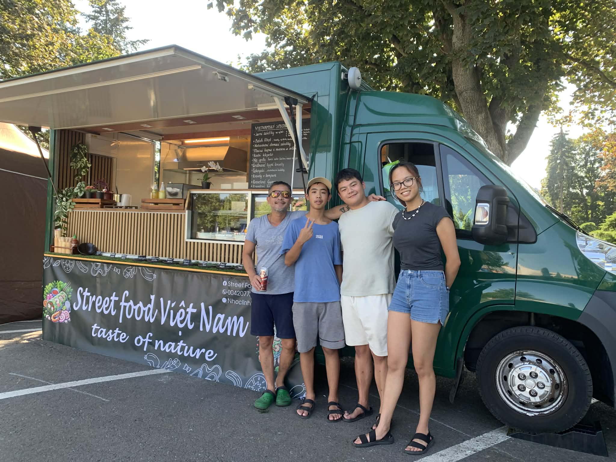 Rodinný food truck tým